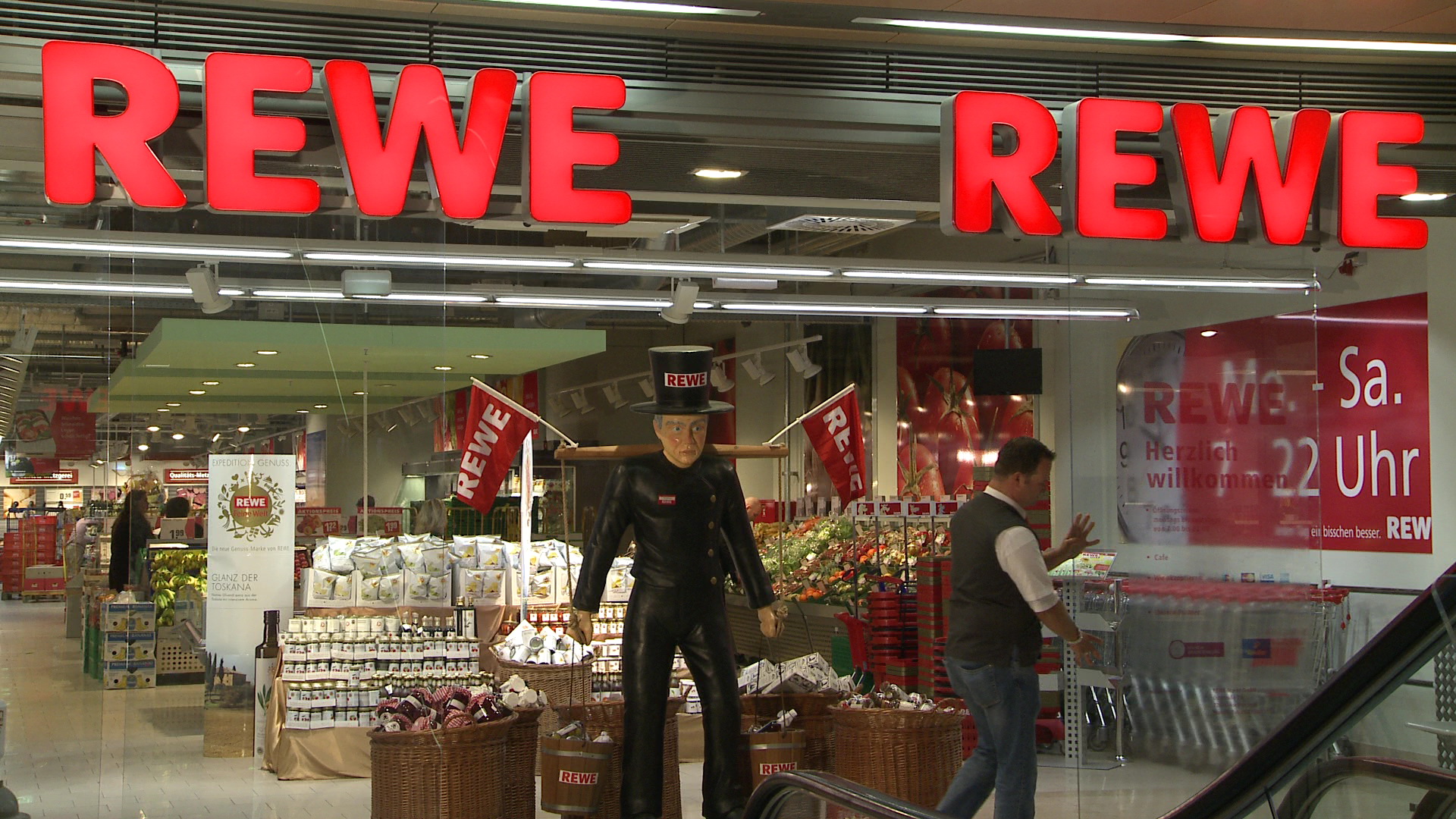 Standbild aus einem Imagefilm für die REWE
